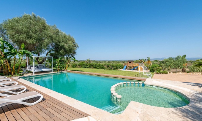 Campos Villa | Country House 'Es Figueral' with Mountain View, Wi-Fi and Air Conditioning