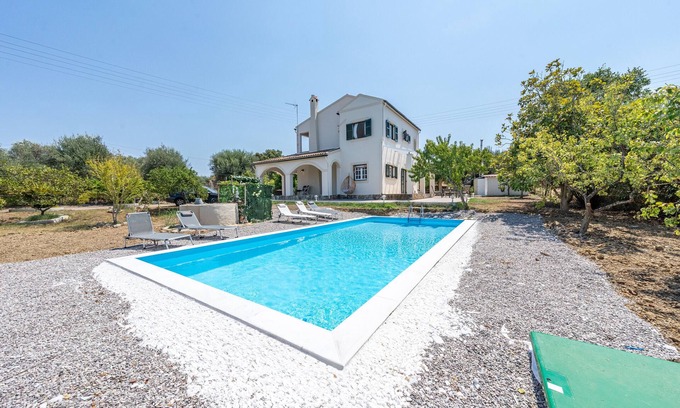 Vassilatika Villa | Country House 'Kipos' with Mountain View, Private Outdoor Pool and Air Conditioning