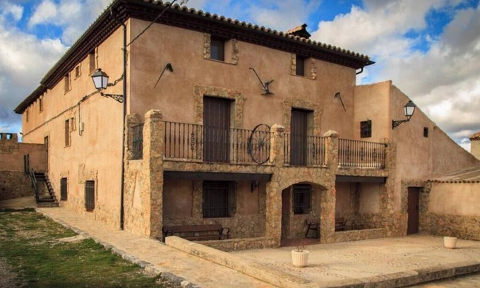 Cella House | Country House 'Masia Los Camineros' with Mountain View, Private Terrace and Private Garden