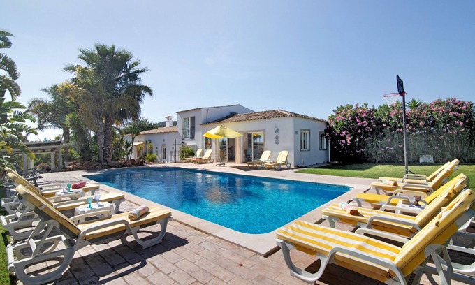 Cerro do Mocho Villa | Country House 'Quinta Da Ilda' with Sea View, Wi-Fi and Air Conditioning