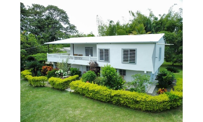 Guacari Villa | Country house with pool and jacuzzi, near Ginebra Valle del Cauca.