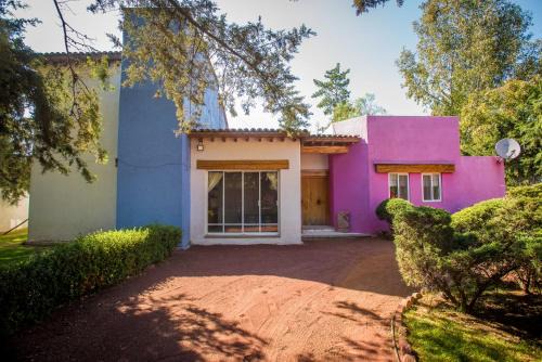 Tepetlaoxtoc House | Country house with 2,500m of garden and playground
