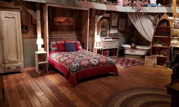 Seward County House | Country Loft - Restored Barn