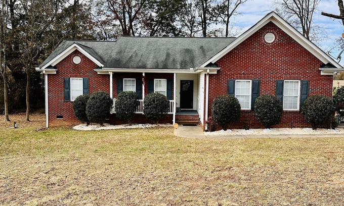 Marshville House | Country retreat home away from the hustle and bustle of city life.