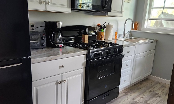Lyndonville Apartment | Country setting close to town