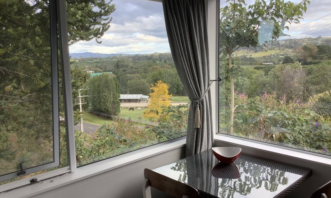Whakamarama House | County feel but close to everything - TAURANGA