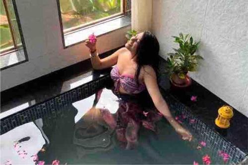 Kolad House | Couple Friendly Abode Jungle Bathtub