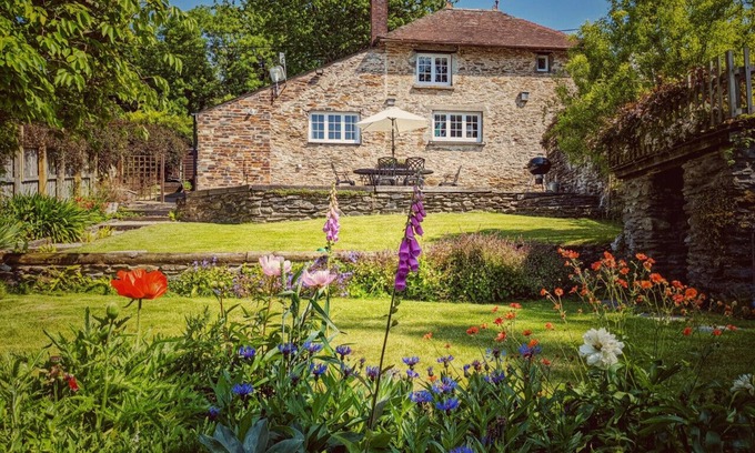 Berrynarbor House | Court Cottage - Three Bedroom House, Sleeps 5