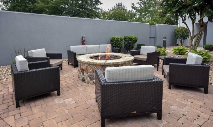 Matthews Hotel | Courtyard by Marriott Charlotte/Matthews