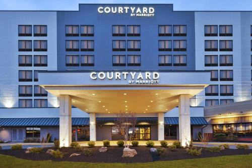 Secaucus Hotel | Courtyard by Marriott Secaucus Meadowlands