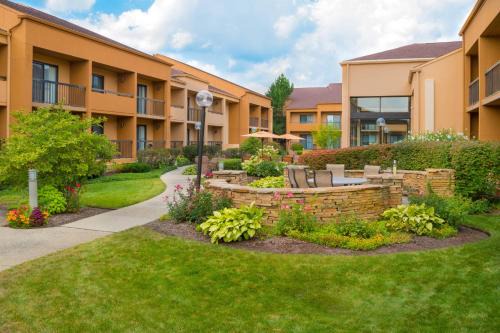 Deerfield Hotel | Courtyard Chicago Deerfield