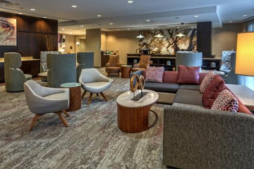 Central Newport News Hotel | Courtyard Newport News Airport