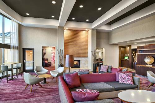 Oxford Valley Hotel | Courtyard Philadelphia/Langhorne