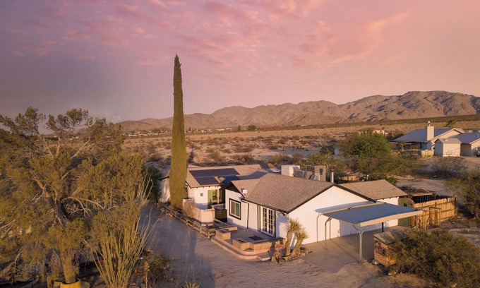 Indian Cove Villa | Cowboy Pool, Fire Pit, Backyard | Chic Ranch Retreat | Asteroid by AvantStay