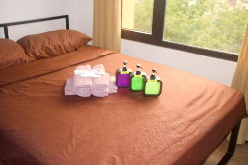 San Dionisio Apartment | Cozy 1 Bed Studio - Minutes to NAIA and MOA!