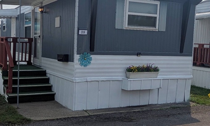 Farmington Hills House | Cozy 1-bedroom mobile home in lovely Farmington Hills. Fun Tiny Home