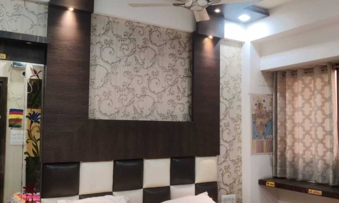 Vrindavan Apartment | Cozy 1-bedroom with WiFi and AC in charming Vrindavan