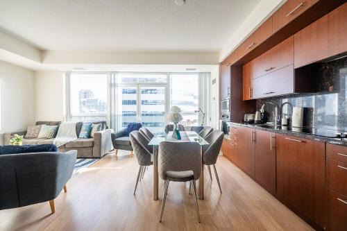 Willowdale Apartment | Cozy 1 BR & Den Condo in North York Free Parking