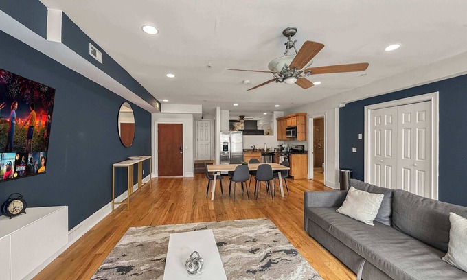 Old City Apartment | Cozy 1BD | Old City | 2Beds | Independence Hall