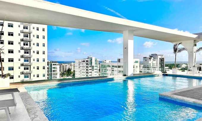 Sarasota Apartment | Cozy 1BR Apt, Full AC, Pool, Spectacular Rooftop Terrace, Great City Views