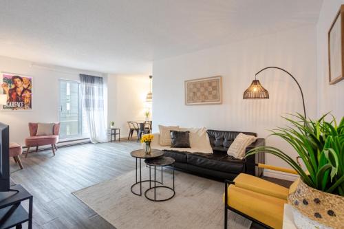 Quartier des Spectacles Apartment | Cozy 1BR on Rene-Levesque