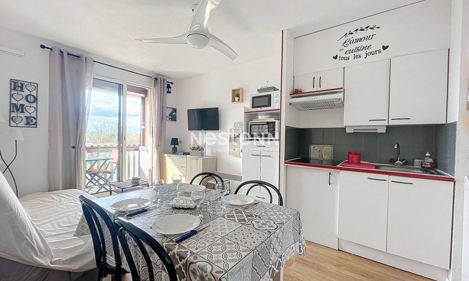 Moulin a Vent Apartment | Cozy 1BR with parking 500m from the beach