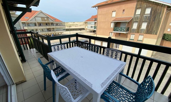 Vieux-Boucau-les-Bains Apartment | Cozy 2-Bedroom Apartment with Terrace, 100m from Ocean, Pet-Friendly