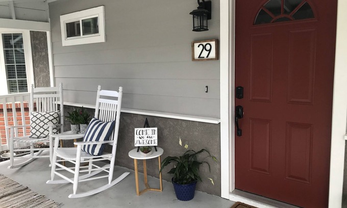 Pleasant Hill House | Cozy 2 bed, 2 bath home, walking distance to everything! Big yard. Dog friendly!