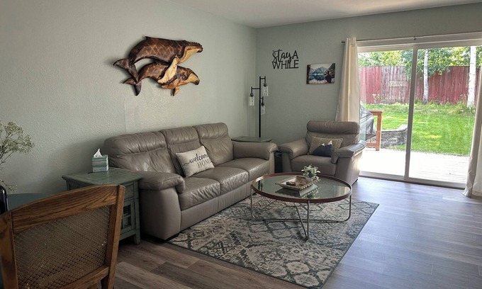 Huffman - O' Malley Apartment | Cozy 2-bedroom apartment in enchanting Anchorage with WiFi