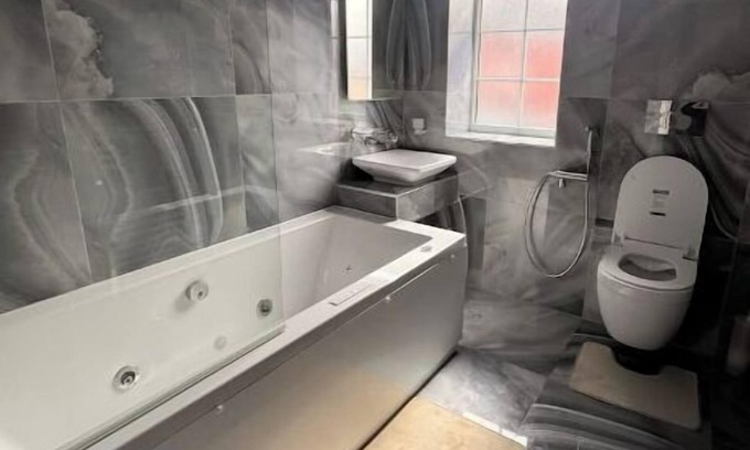 Harehills House | Cozy 2 Bedroom House, sleeps 6