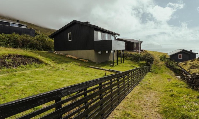 Leynar House | Cozy 2-bedroom house with a fantastic view