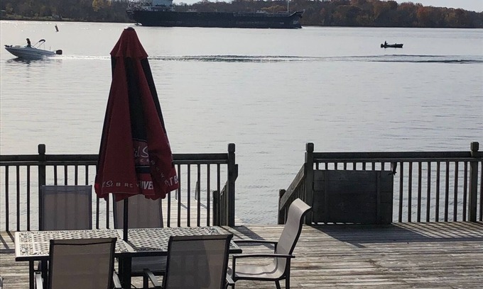 South Glengarry Cottage | Cozy 2 bedroom water front cottage