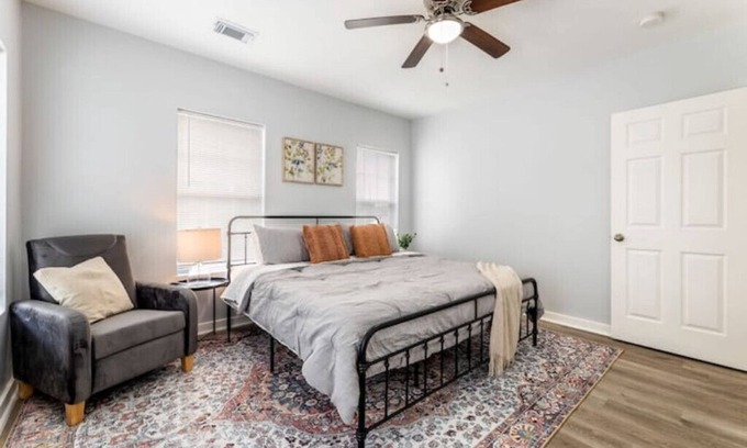 South Central Houston Apartment | Cozy 2bed 2bath near Med Center