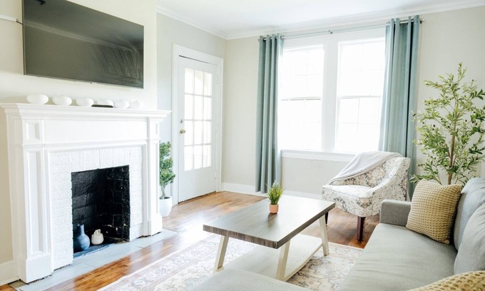 Montgomery Apartment | Cozy 2BR Cloverdale Home | Pet-Friendly Stay