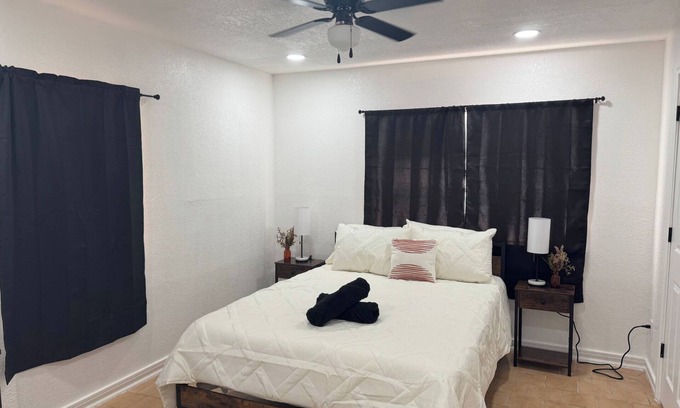 Texas Gulf Coast House | Cozy 2BR Near Downtown & Border