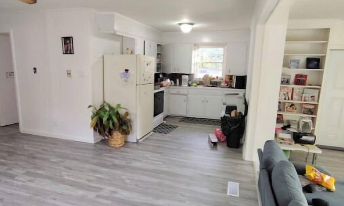 Lancaster House | Cozy 3-bedroom home w pool
