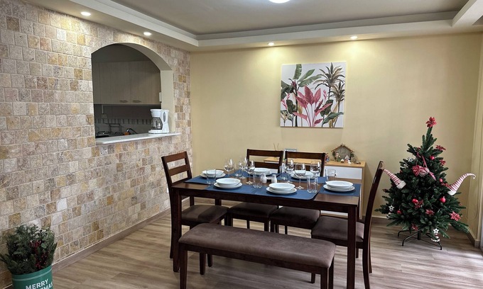 Juan Diaz House | Cozy 3-bedroom townhome with WiFi, AC in fabulous Panamá