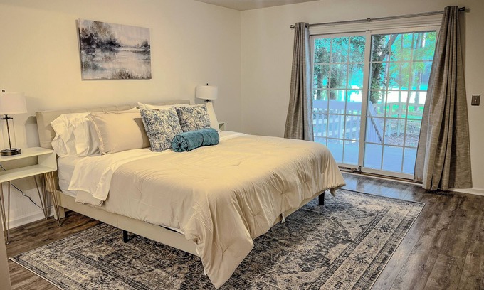 Olivia House | Cozy 3BR/2BA home in Carolina Trace ~ Sleeps 8 ~ Deck ~ Fence ~ Golf Course View