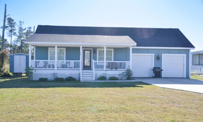Davis Cottage | Cozy 3BR Cottage |Fishing|Private Dock|Boating