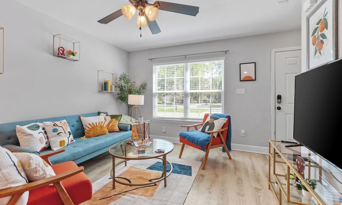 Killearn Estates House | Cozy 3BR Home l Big Backyard l Pet-Friendly