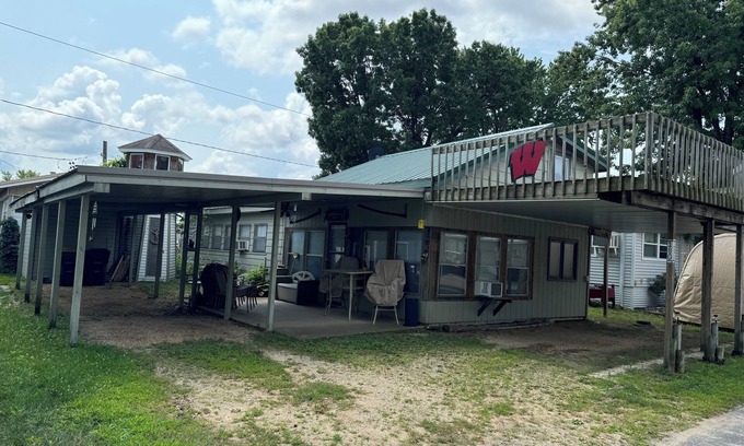 Bagley Cabin | Cozy 4-bedroom cabin with AC, WiFi in River of Lakes!
