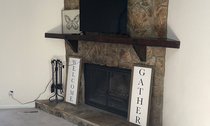 North Augusta House | Cozy 4 bedroom with spiral staircase and fireplace