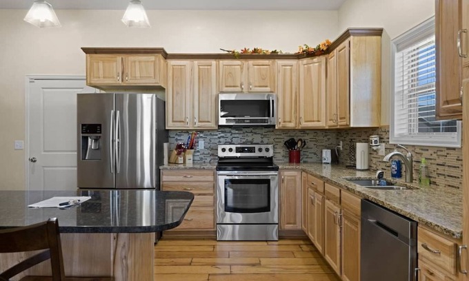 Casper House | Cozy 4 BR/4BA Home w/Amazing Mtn Views!