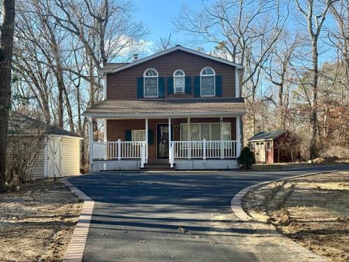 Ridge House | Cozy 4BR Home Near SplishSplash, Parks and Beaches