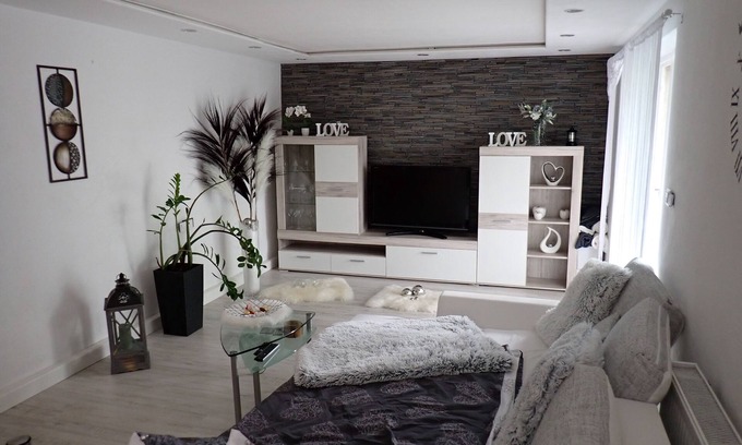 Naila Apartment | Cozy accommodation with spacious covered terrace right on the edge of the forest