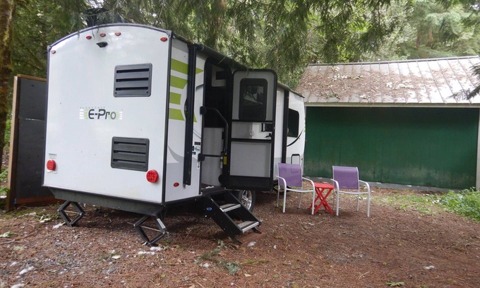 Verlot House | Cozy, Affordable guest accommodations in Verlot, WA - Granite Falls Area Pets OK