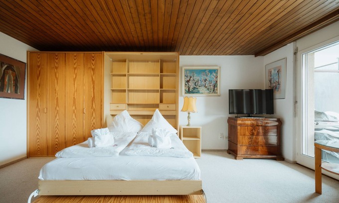 Mitloedi Apartment | "Cozy Alpine Retreat: Your Perfect Getaway in Amden, Switzerland!"