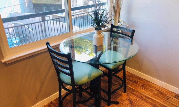 Belmont Apartment | Cozy and bright 1-BR apartment in the Belmont Hills