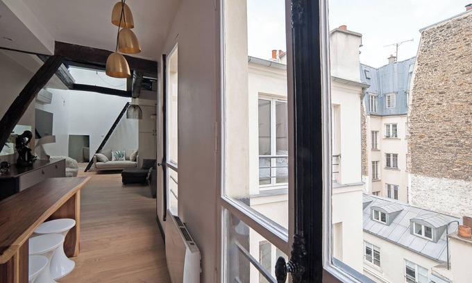 Paris City Center Apartment | COZY AND BRIGHT FLAT IN MONTORGUEIL AREA WITH AC