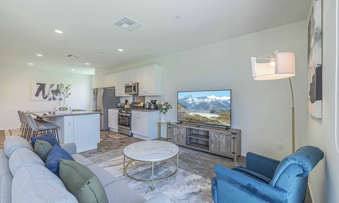 Lancaster House | Cozy and Chic Home in Lancaster - Spacious & Convenient for Long Stays #41589